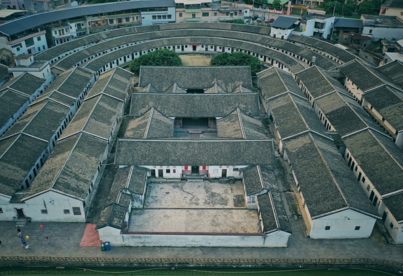 梅州客家围龙屋